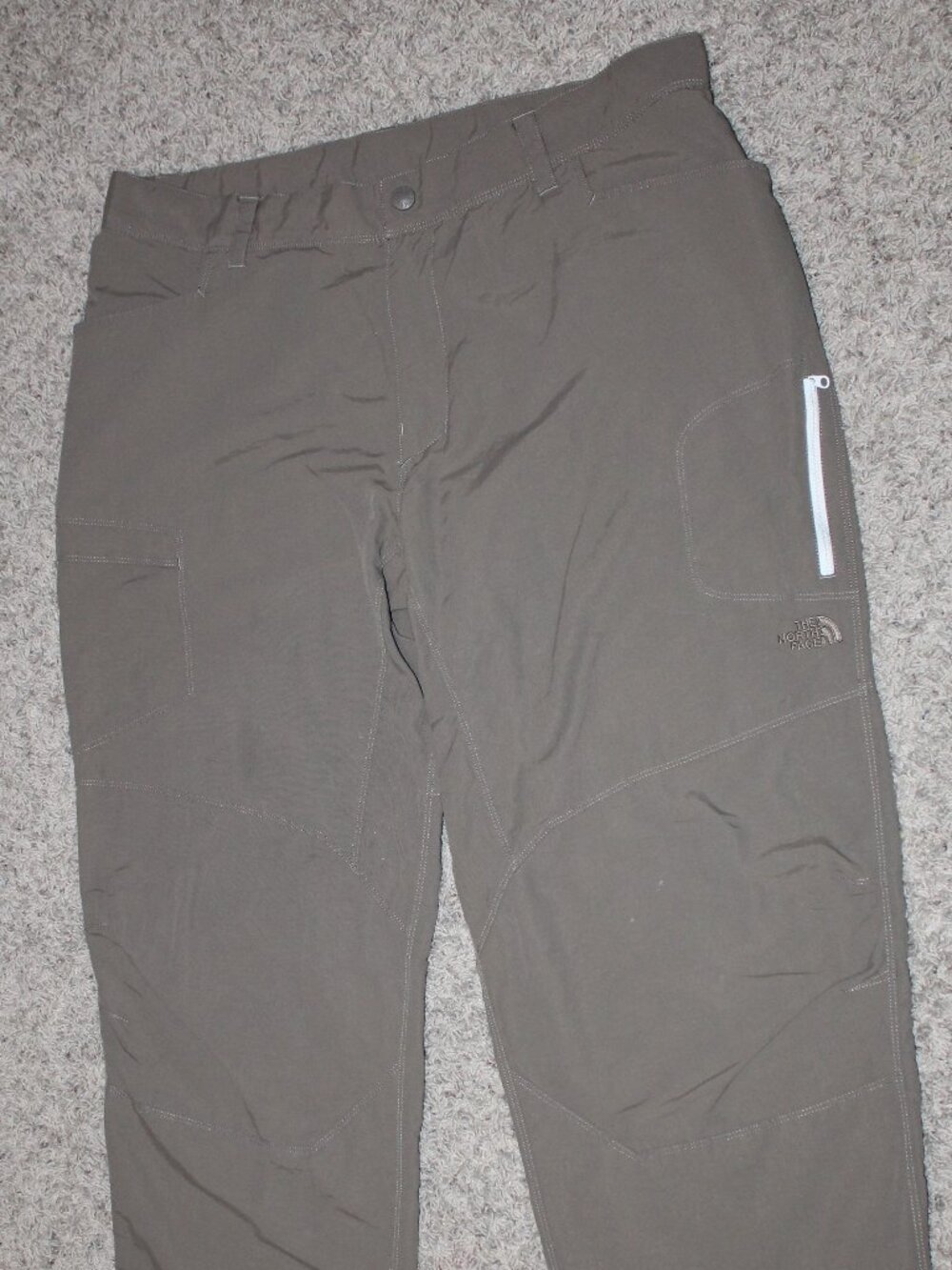 North Face Men's Khaki Olive Green Pants size 40